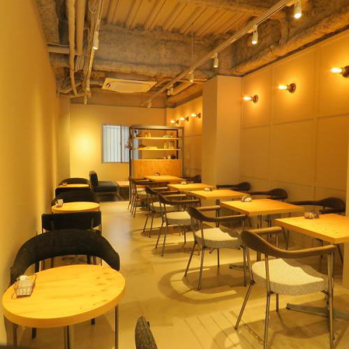 CHARMANT COFFEE 三宮店(シャルマン コーヒー)